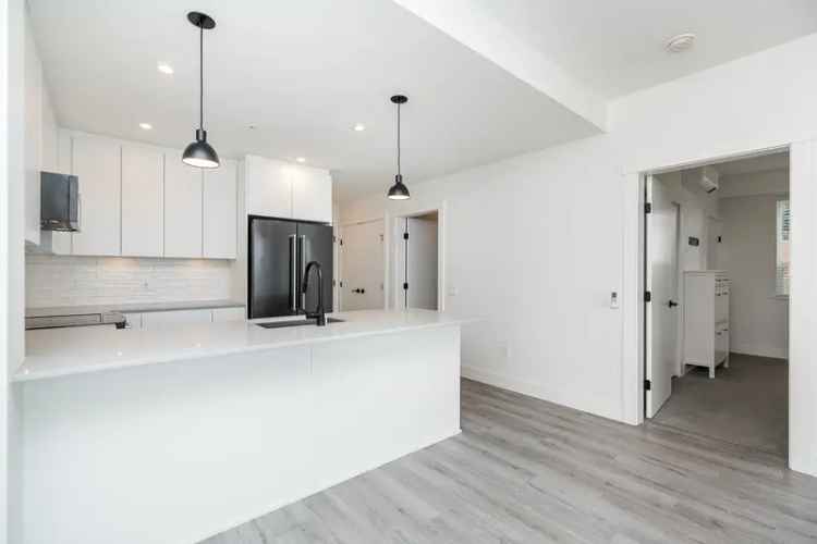 A $595,000.00 Apartment/Condo with 1 bedroom in Central Pt Coquitlam, Port Coquitlam