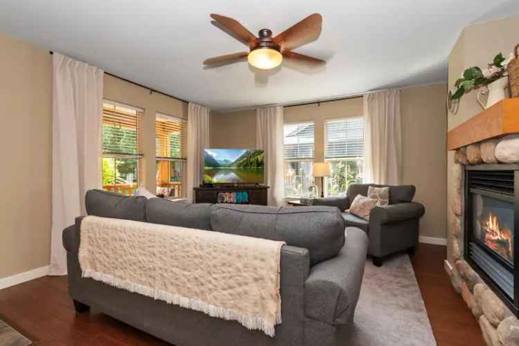 A $899,000.00 House/Single Family with 3 bedrooms in Cultus Lake South, Cultus Lake & Area