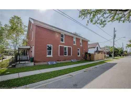 House For Sale In Eagle Place, Brantford, Ontario