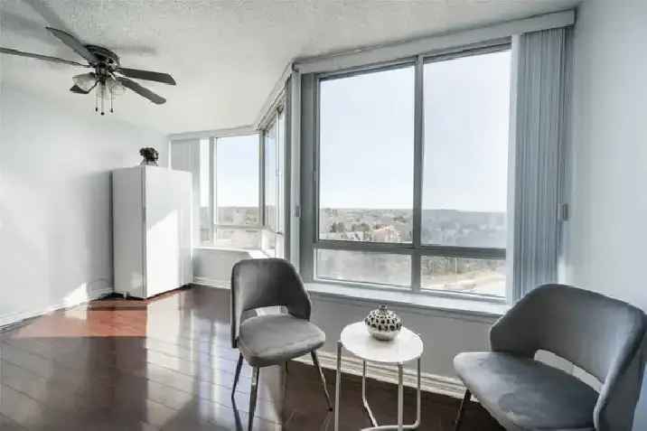 2 bed  plus solarium  2 bath  rent $2800 Scarborough