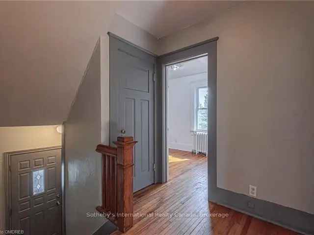 House For Sale in Waterloo, Ontario