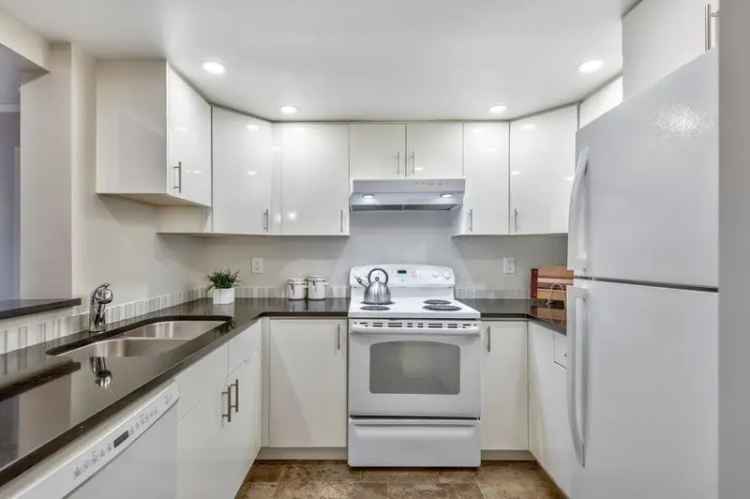 Condo For Sale in New Westminster, British Columbia