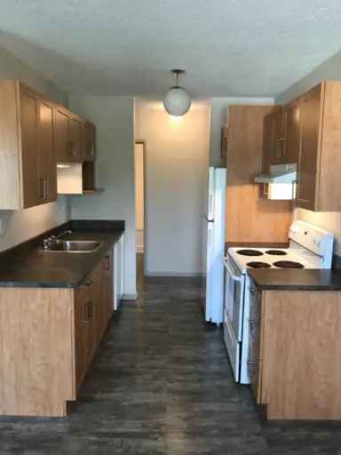 Rent 2 Bedroom Apartment in Edson with Scenic Views and Amenities