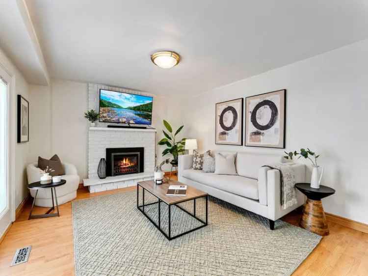 Updated Aurora Heights Home Near Parks Trails and Yonge Street