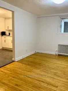 1 Room 65m² Toronto Apartment - Newly Renovated Bachelor