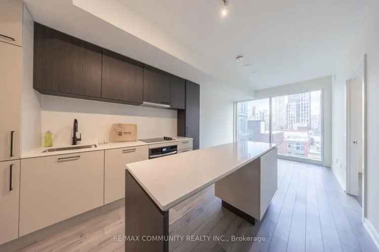 Rent 2 Bedroom Apartment in Downtown Toronto with Modern Amenities