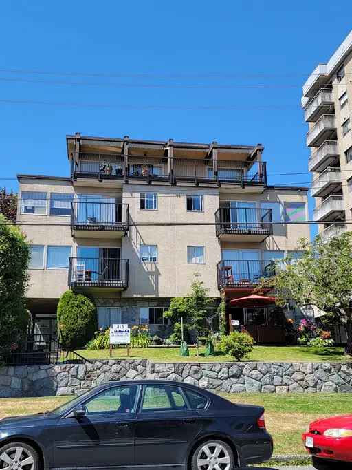 215 Carnarvon Street -  in New Westminster