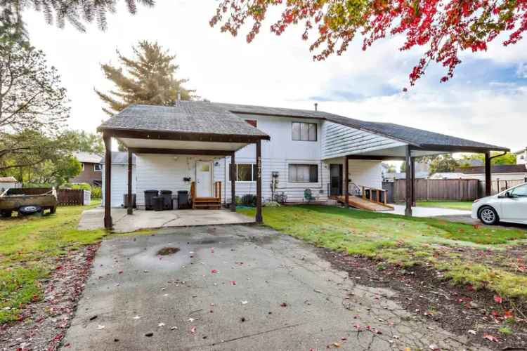 A $1,049,000.00 1/2 Duplex with 3 bedrooms in Whalley, North Surrey