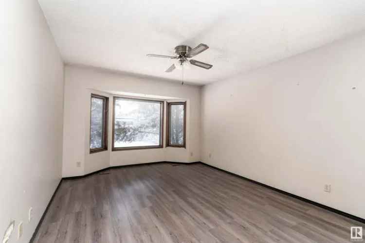 3 1 Bedroom Bungalow in Lymburn Family Friendly Spacious Corner Lot