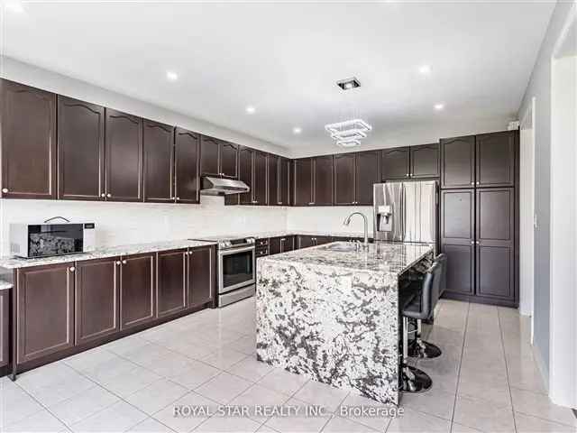 5 Bedroom 5 Washroom House in Southfields Caledon