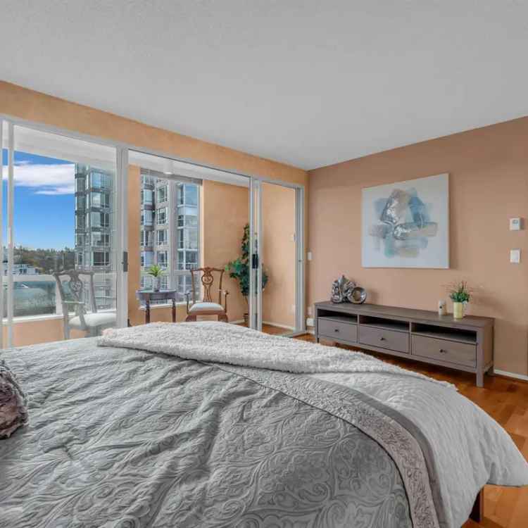 Spacious South-Facing Suite near VGH and UBC