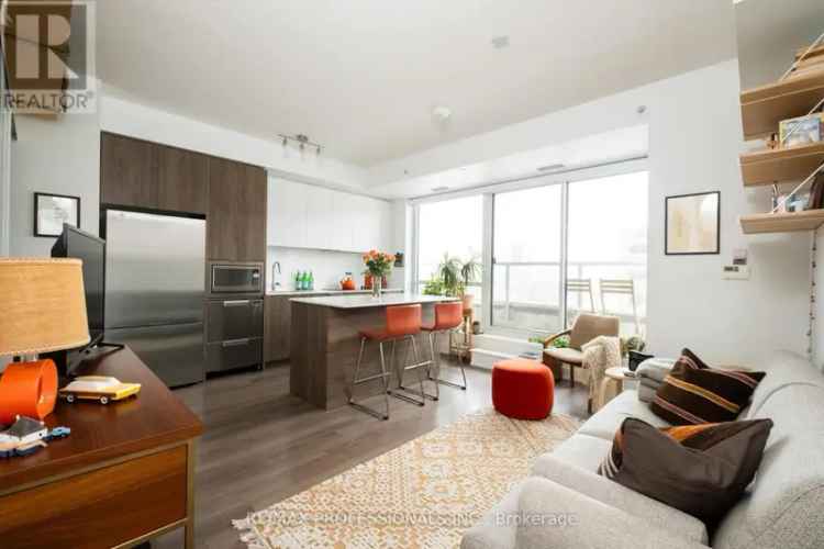 Apartment For Sale in 8, Ann Street, Mississauga, Ontario