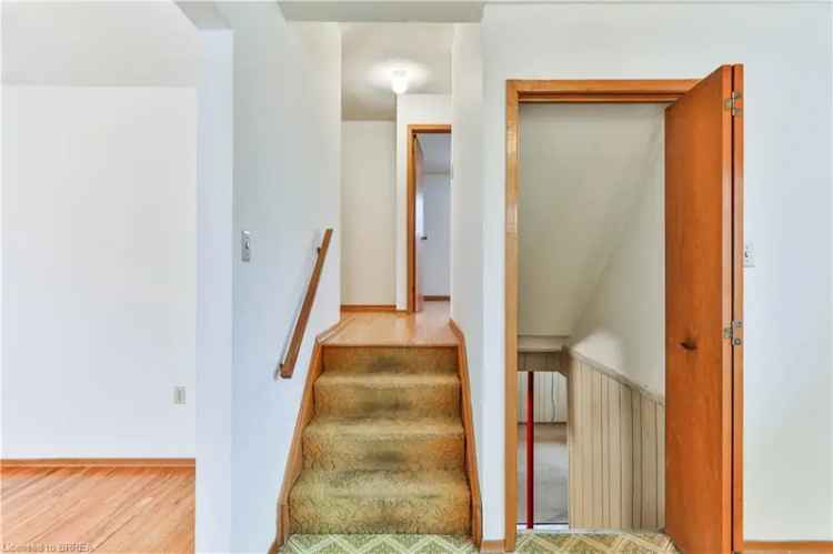 Spacious 4-Level Backsplit in Quinndale - Family Home or Investment