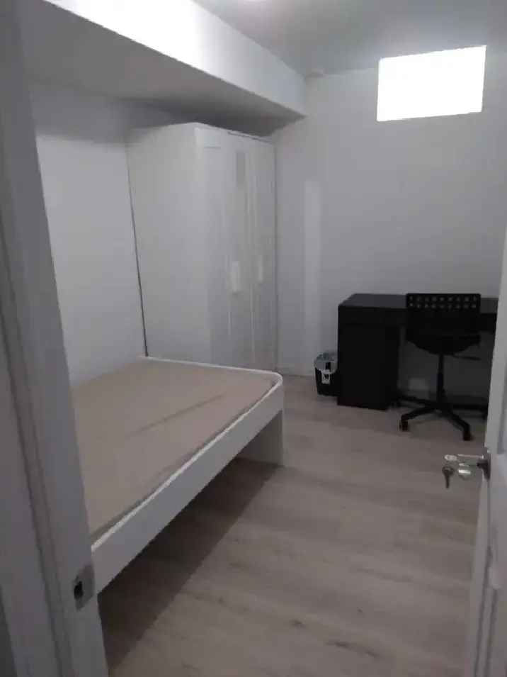 PRIVATE ROOM FOR RENT WORKING FEMALE PROFESSIONALS ONLY