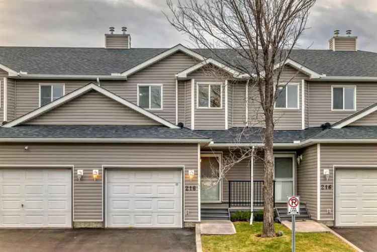 Townhouse For Rent in Calgary, Alberta