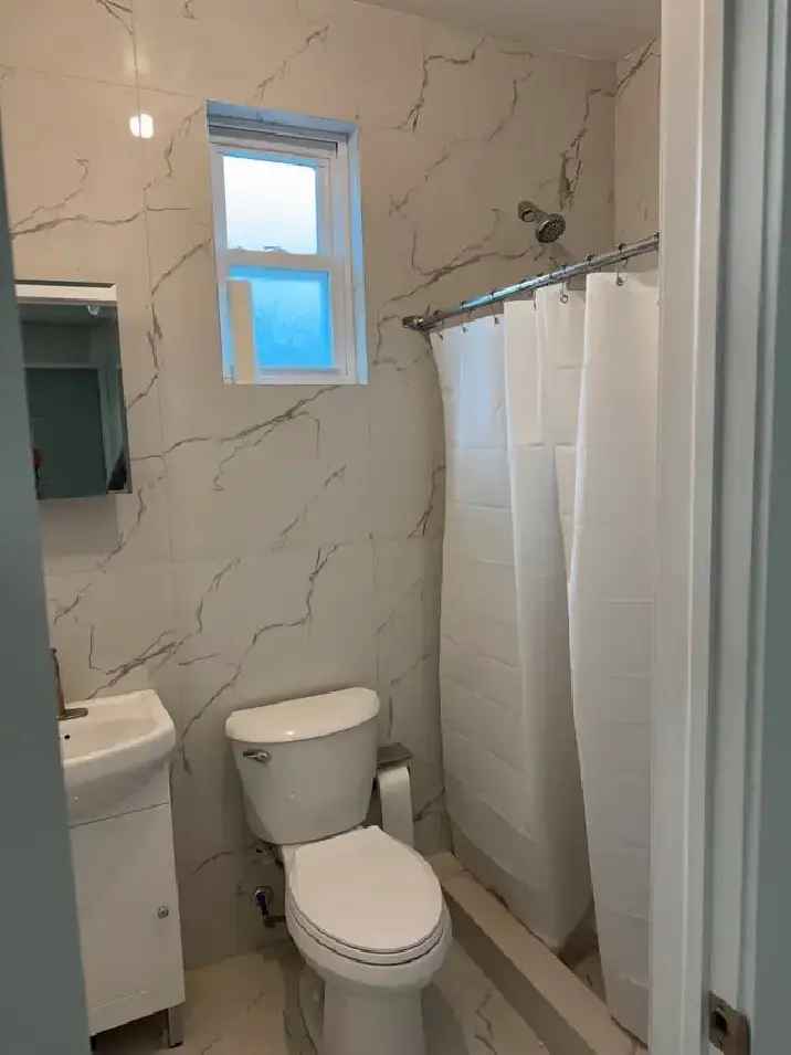 Room Rental Near Subway and Dufferin Mall