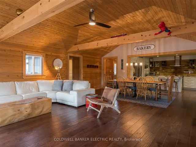 Stunning Waterfront Cottage on Kasshabog Lake