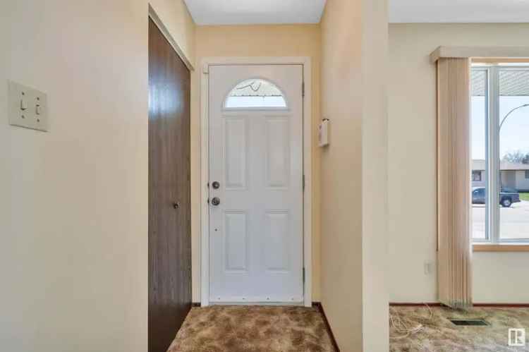 Sherwood Park Bungalow - 3 Bed, 2 Bath, Double Garage
