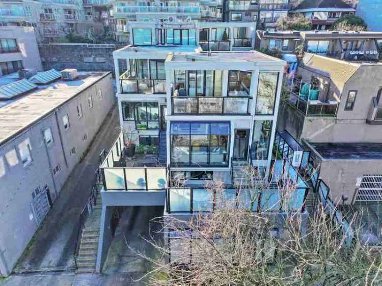 Vancouver 3-Bed Townhome W 7th Ave  Premium Finishes City Views