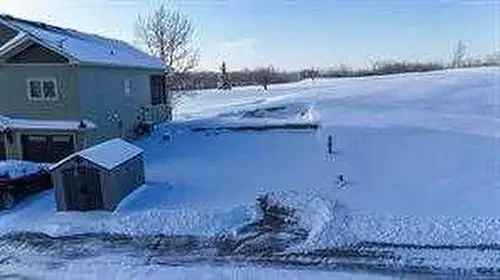 Condo for Sale in Rural Red Deer County Alberta with Community Amenities