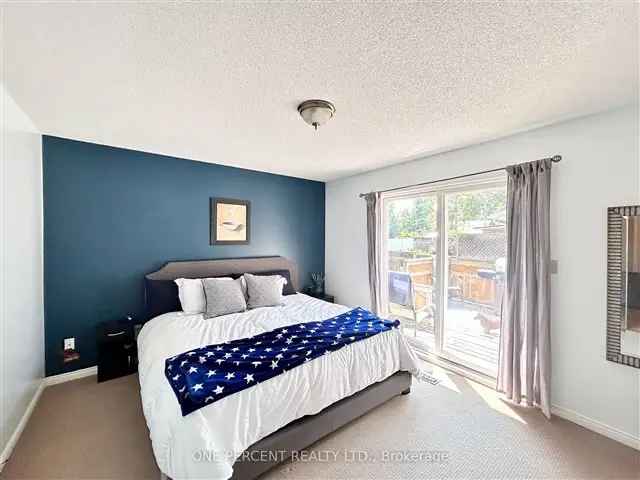 Spacious 4-Bedroom Collingwood Home Near Georgian Bay