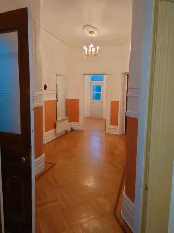 Rent Victorian Apartment in Plateau with 3 Bedrooms and Balconies