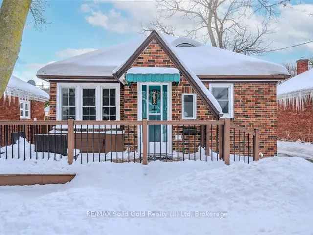 Cozy Single Detached Freehold Home with Renovated Kitchen and Yard