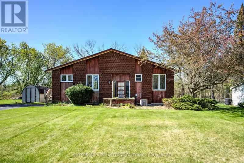 Country Home with Great Potential 3 Bed 1 Bath