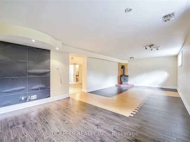 House For Sale in Mississauga, Ontario