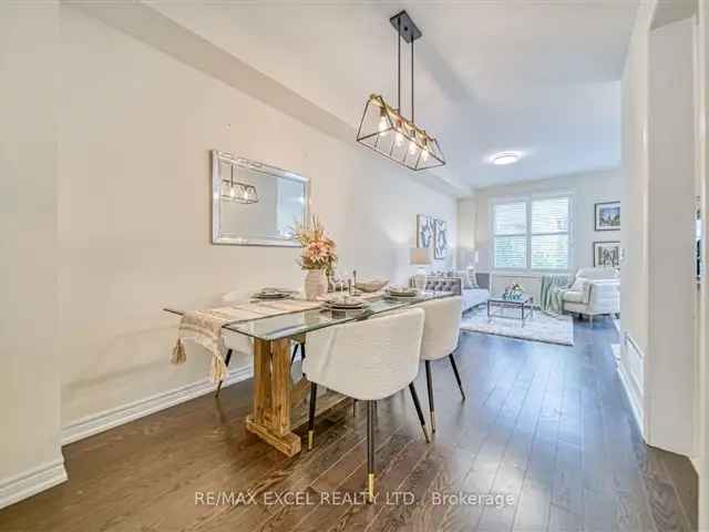 Spacious Aurora Townhouse Near 404 Highway