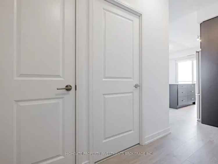Rent 2 Bed 2 Bath Apartment in Mississauga with Modern Finishes