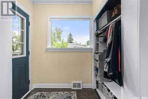 Queen Elizabeth Charmer: Modern Upgrades in a Walkable Location