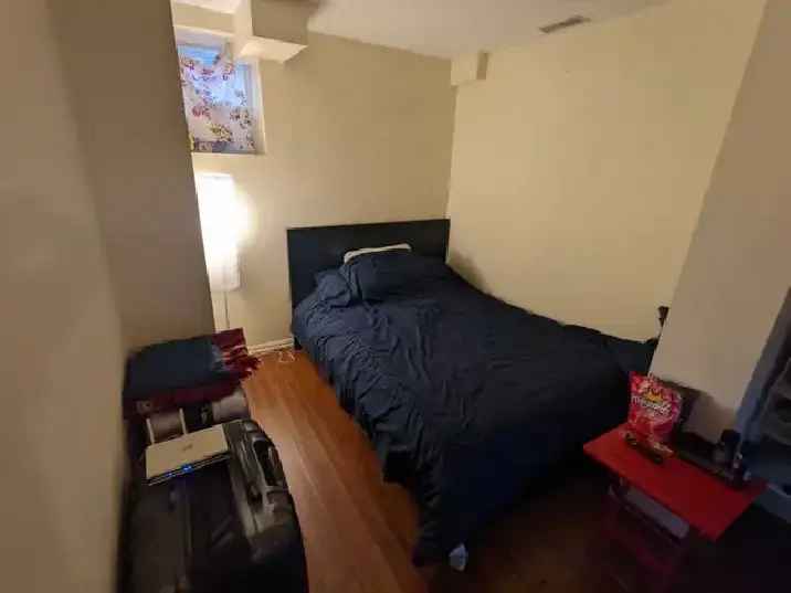 Room for Rent (York U Village)