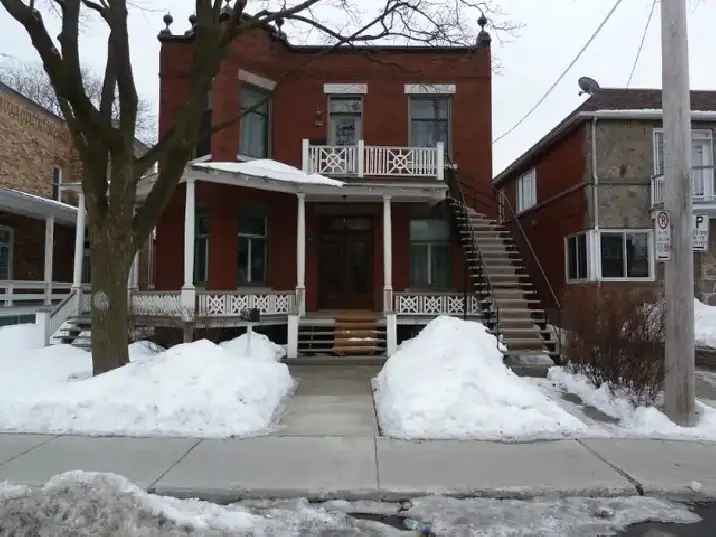 4 Bedroom 2 Bathroom Duplex Near Du College Metro