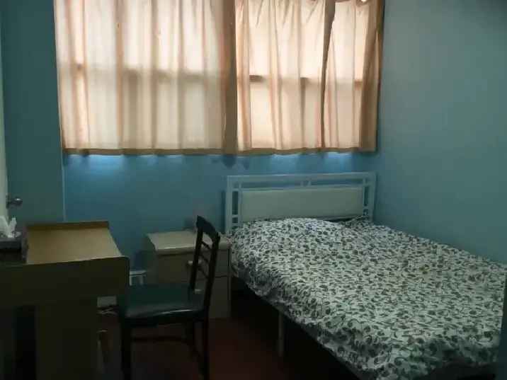 Scarborough one bedroom for rent. Share kitchen and washroom.