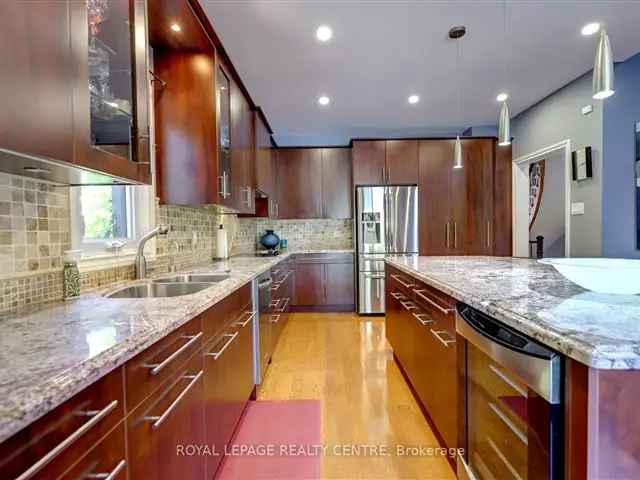 House For Sale in Brampton, Ontario