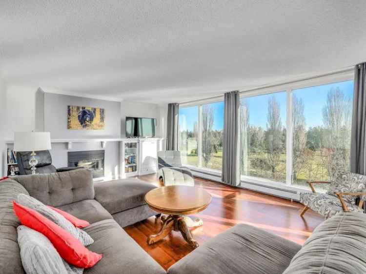 Beautiful Golf Course View Condo Tsawwassen 2 Beds 1707 Sq Ft