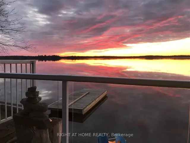 Lake Dalrymple Waterfront Cottage Rental - 4 Bed 2 Bath