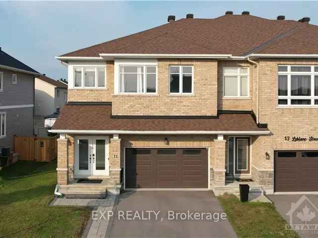 Carleton Place Townhome: Hardwood Floors, Granite Counters, Finished Basement