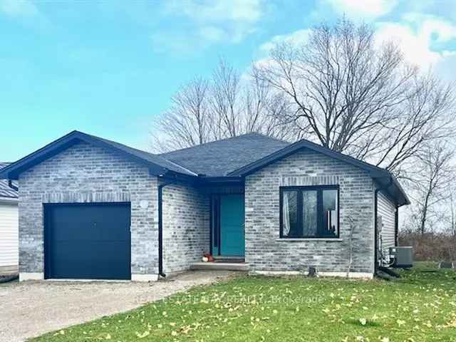 House For Sale in Southwest Middlesex, Ontario