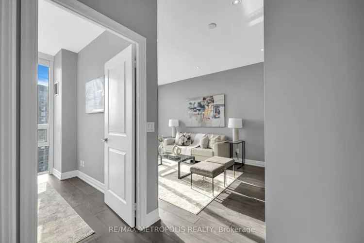 Condo For Sale in 500, St. Clair Avenue West, Toronto, Ontario