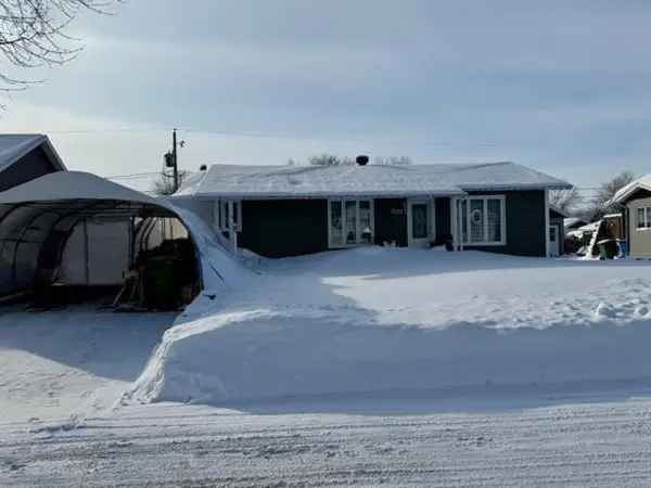 4 Bedroom Family Bungalow for Sale Near Jonquiere and Chicoutimi