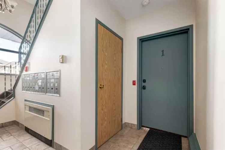 House For Sale in Calgary, Alberta