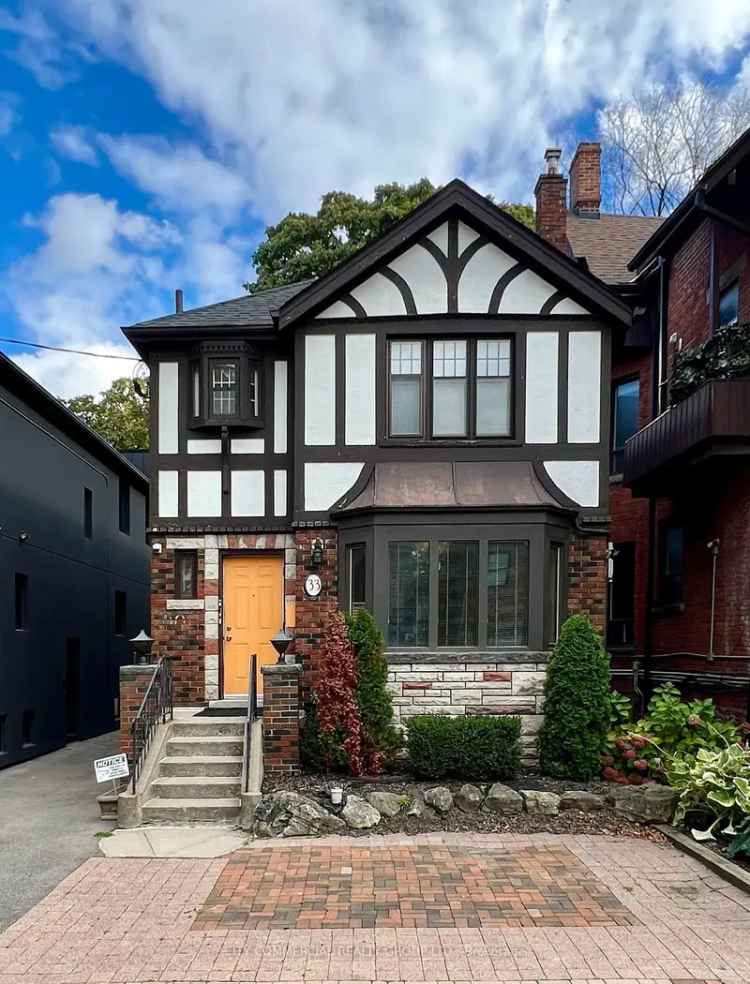 House For Sale in Toronto, Ontario