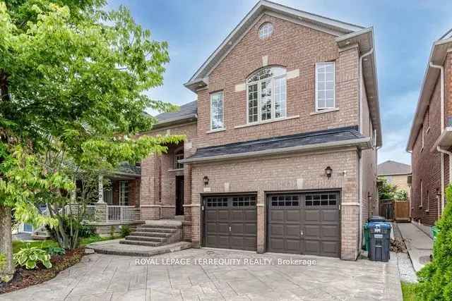 House For Sale in Mississauga, Ontario