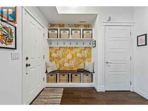 Downtown Kelowna Townhome - 4 Levels, Rooftop Deck, New Updates