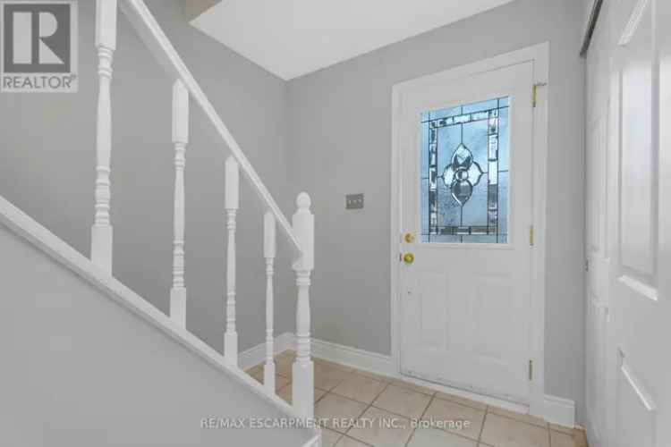 Updated 3-Bedroom Townhome in Hamilton Mountain Family Complex