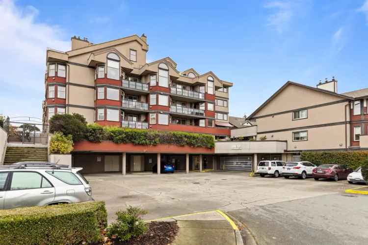 A $1,075,000.00 Apartment/Condo with 3 bedrooms in Hawthorne, Ladner