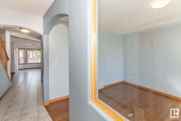 MaxWell Polaris Spacious 2 Story Home in Heritage Hills