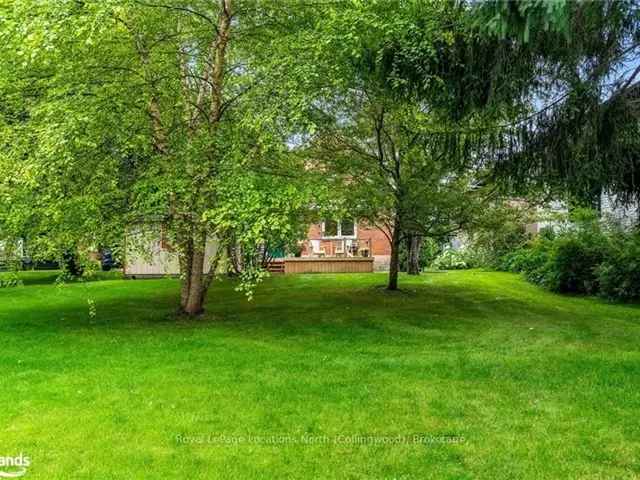 Red Brick Victorian Home Near Downtown Thornbury